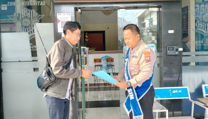 Polantas Menyapa di Satpas Karanganyar, Permohonan SIM Kini Lebih Jelas, Mudah, dan Transparan