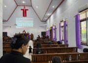 KAPOLSEK Tempe Akp CANDRA SAID NUR Pastikan Pengamanan Ibadah Jumat Agung di GPDI Pantai Kosta Berjalan Kondusif