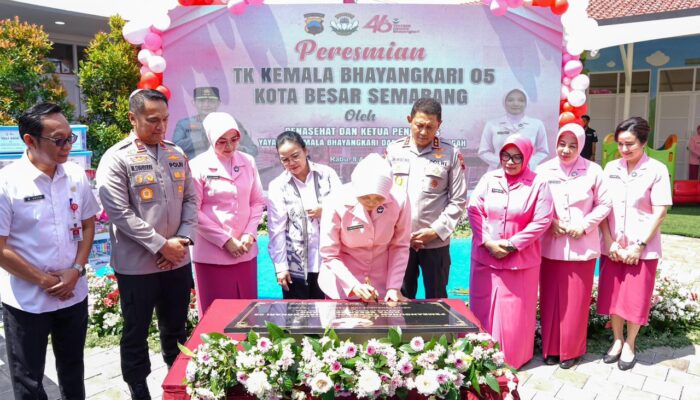 Kapolda Jateng dan Ketua Bhayangkari Jawa Tengah Resmikan TK Kemala Bhayangkari 05 Semarang