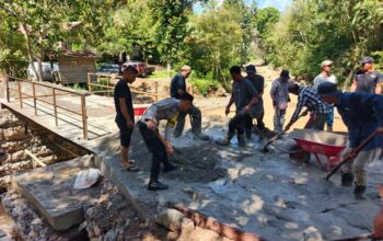 Gotong Royong Polisi dan Warga, Jembatan Darurat di Rusip Antara Aceh Tengah Dikebut, Akses Tiga Kampung Segera Normal