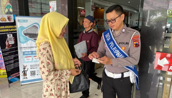 Polantas Menyapa di Samsat Karanganyar, Bayar Pajak Kendaraan Kini Lebih Praktis, Terbuka, dan Tanpa Calo