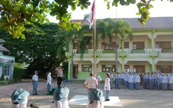 Kapolsek Banda Sakti Jadi Pembina Upacara di SMAN 2 Lhokseumawe, Sosialisasikan Bahaya Tawuran, Balap Liar dan Narkoba