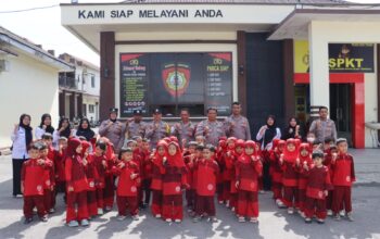 Polisi Sahabat Anak, Polres Aceh Tengah Sambut Kunjungan TK Buah Hati Takengon Edukasi Tugas Kepolisian