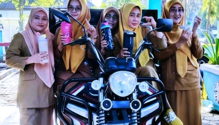 Guna Pengendalian Sampah DLH Kabupaten Wajo Terapkan Kebijakan Penggunaan “Tumbler” Wadah Air Minum di Internal, Untuk Mengurangi Sampah Plastik