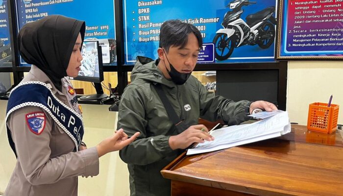 Pelayanan Humanis Polantas Menyapa, Satlantas Karanganyar Tingkatkan Kemudahan Layanan BPKB, Mutasi, dan Balik Nama Kendaraan