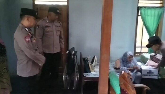 Jumat Berkah, Polsek Jatipurno Salurkan Bantuan Sembako untuk Warga Kurang Mampu