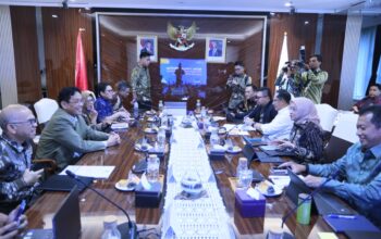 PEMERINTAH Bahas Pengelolaan Kepegawaian dan Keuangan Daerah