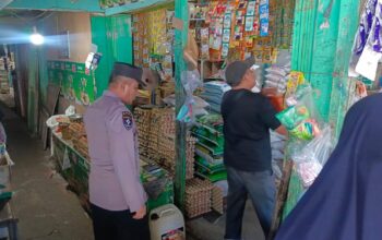 Patroli Dialogis di Pasar Batuphat Timur, Polsek Muara Satu Cegah Guantibmas