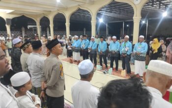 Kapolsek Syamtalira Bayu Lepas 14 Jamaah Haji, Suasana Haru Iringi Keberangkatan ke Banda Aceh