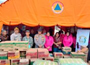 Kapolres Lhokseumawe Serahkan Bantuan untuk Korban Kebakaran Komplek Pardede, Warga: Kehadiran Bapak Membuat Kami Kuat