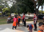 Patroli Humanis di Lapangan Hiraq, Polisi Ajak Pelajar Olahraga Sambil Kenalkan Tugas Kepolisian