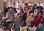 Polisi Kawal Penyaluran Bantuan Pangan Pemerintah di Muara Batu, 1.206 KK Terima Beras dan Minyak Goreng