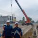 Target Selesai 31 Juli: PT. Nindya Karya Gerak Cepat, Jembatan Depan Puskesmas Syamtalira Bayu Capai 70%