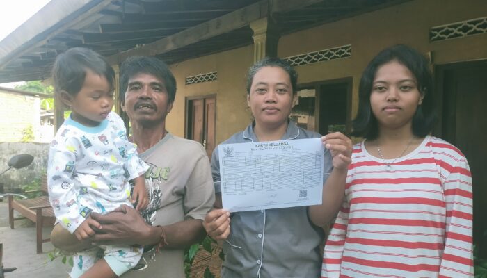 Dua Hari Setelah Viral, KK Endang Akhirnya Terbit; Bupati Turun Tangan, Camat Sidak Desa Temboro