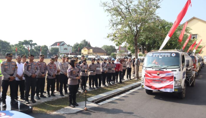 Dampak Kekeringan, Kapolres Sragen Salurkan 30 Tangki Air Bersih ke Lima Kecamatan