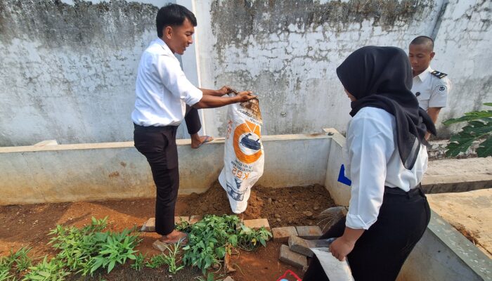 Wujudkan Lapas Ramah Lingkungan, Lapas Pati Manfaatkan Limbah Peternakan Jadi Pupuk Kompos