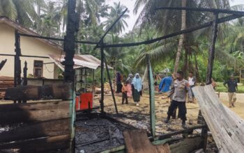 Polisi Gerak Cepat Amankan Lokasi Kebakaran Warung di Ujong Pacu