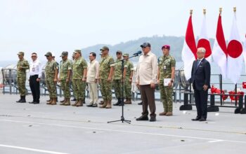 Wapang TNI Dampingi Menhan RI Anugerahkan Satyalancana Dharma Samudera kepada Personel JMSDF