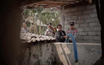 Kolaborasi dalam Kebaikan, Polresta Klaten dan PSHT Ranting Jatinom Salurkan Air Bersih ke Warga Bandungan