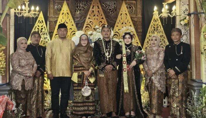 Warsito Gelar Pernikahan, Rico dan Nia, Bupati Sragen Hadir Bersama Berbagai Kalangan untuk Berikan Doa Restu