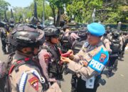Propam Polda Jateng Periksa Personel Pengamanan Aksi Unjuk Rasa di Gubernuran, Pastikan Tanpa Senjata dan Benda Berbahaya