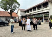 Minggu Kasih, Kapolres Semarang Sambangi Gereja Kristus Raja Ungaran
