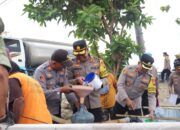 Kemarau Berkepanjangan, Kapolres Sragen Turun Langsung Salurkan 56 Ribu Liter Air Bersih untuk Warga Jenar